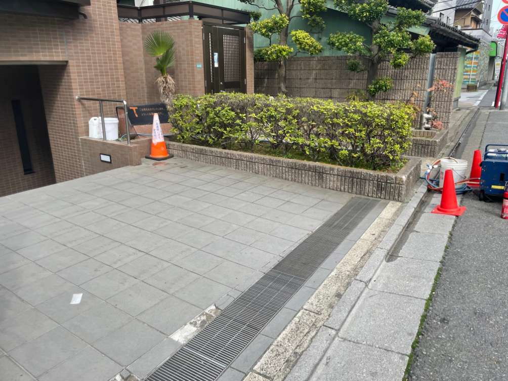 施工例　中山道整備事業に伴う道路後退工事　着工前