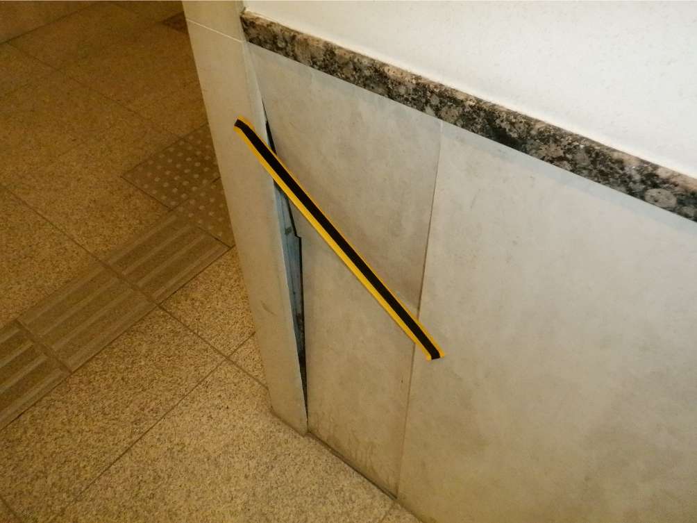 施工例　大理石壁面修繕　着工前