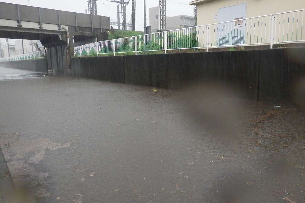 緊急対応（冠水の為、車両通行止め対応）