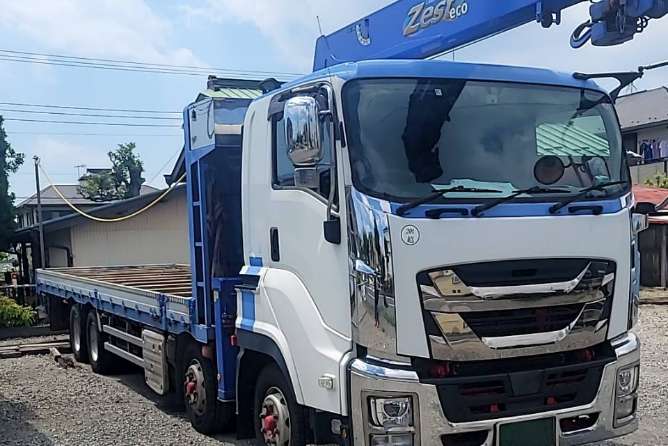 大型車両（13tユニック車）